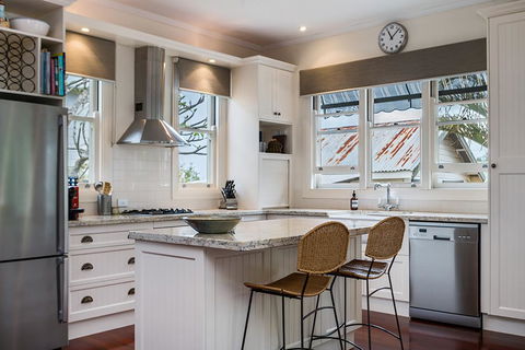 Caledonia House - Accommodation Bookings 3