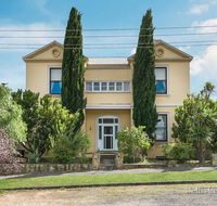 Campbell House - Accommodation Bookings