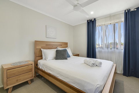 CANAL HOME NEAR MOOLOOLABA - Accommodation Bookings 2