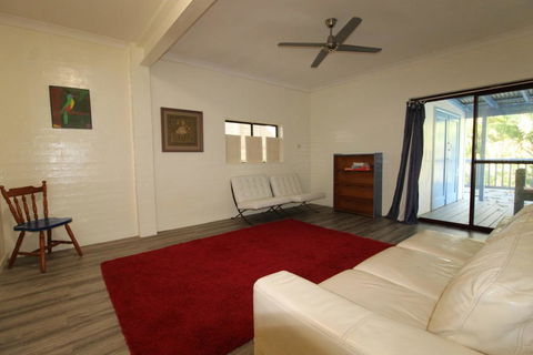 Cape Cod Beach House, 25 Skyline Crescent - Accommodation Bookings 1
