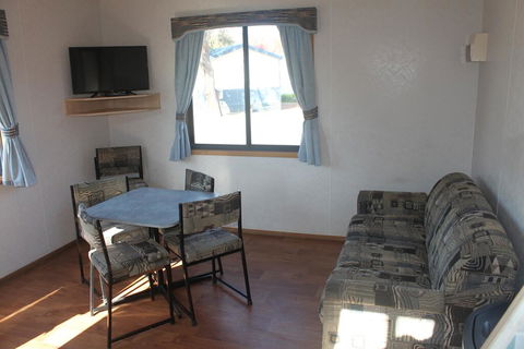 Capital Country Holiday Park - Accommodation Bookings 2