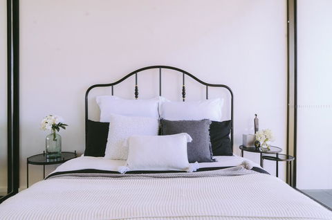 Capitol Executive Apartment On London Circuit - Accommodation Bookings 0