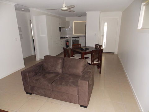 Capricorn Villas - Accommodation Bookings 2
