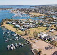 Captains Hideaway - Jetty Berth and Pet Friendly - Accommodation Bookings
