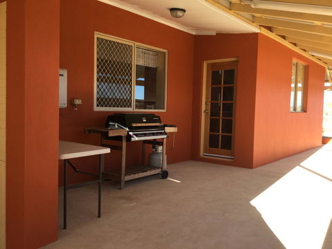 Caretakers Cottage Budget Accommodation - Accommodation Bookings 0