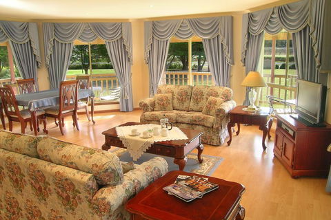 Carolynnes Cottages - Accommodation Bookings 2