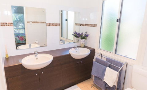 Carri-away - 15 Solitude Drive - Accommodation Bookings 1
