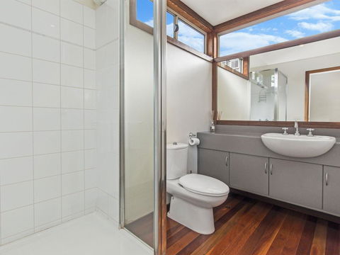CASTWOOD VILLA No. 1 - Accommodation Bookings 1