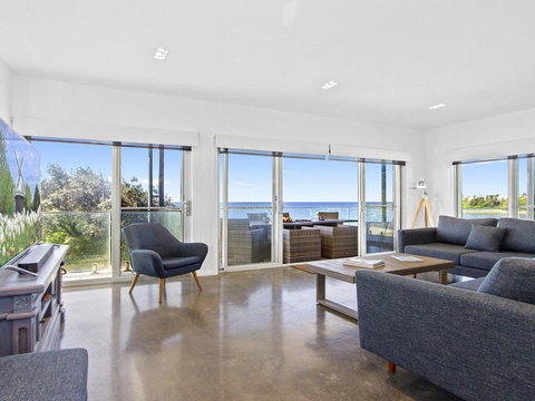 Catalina - Brand New House - Accommodation Bookings 2
