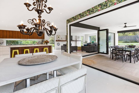 CATALINA - MOUNT ELIZA - Accommodation Bookings 1