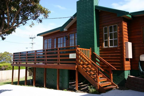 Cedar Cottages Blackmans Bay - Accommodation Bookings 0