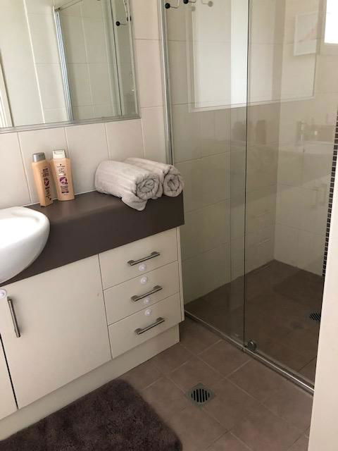 Central Executive 3br Townhouse 50m To Dean Street - Accommodation Bookings 1