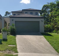 Central Gold Coast Large Modern Elevated House - Accommodation Bookings