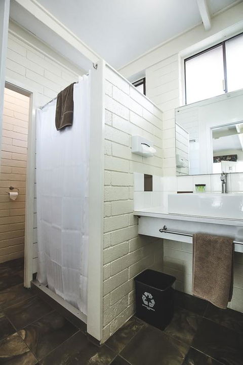 Central Highlands Motor Inn - Accommodation Bookings 3