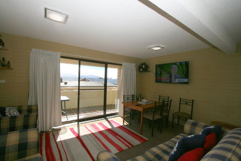 Central Park 10/1 Snowy River Avenue - Accommodation Bookings 0