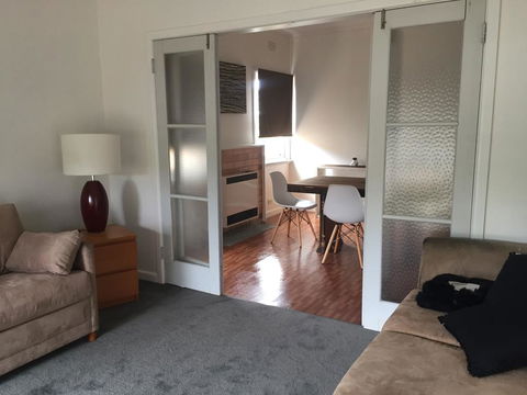 Central View - Walking Distance To Hospitals - Accommodation Bookings 0