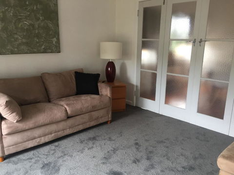 Central View - Walking Distance To Hospitals - Accommodation Bookings 2