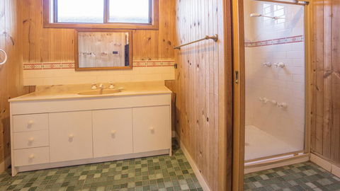 Centre Street 10 Lake Tabourie - Accommodation Bookings 3