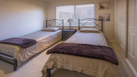 Championship Golf Course On Your Back Door - Accommodation Bookings 2
