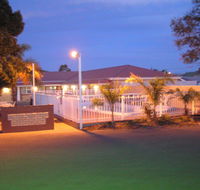 Charles Rasp Motor Inn  Cottages