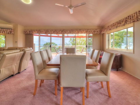 Charlton Apartments On The Esplanade - Accommodation Bookings 3