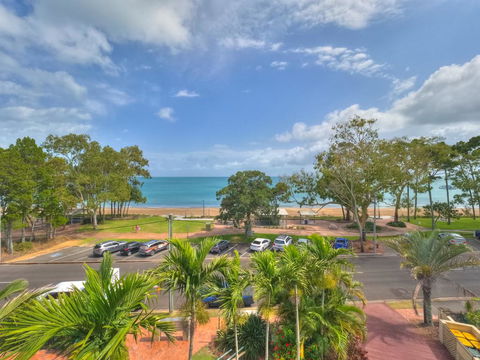 Charlton Apartments On The Esplanade - Accommodation Bookings 2