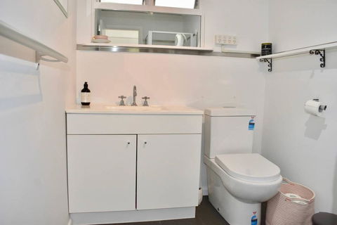 Charming 1 Bedroom Apartment In Leafy Green Hawthorn - Accommodation Bookings 0