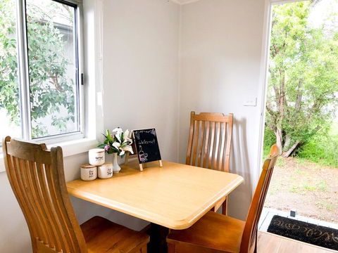 Charming Cottage Cessnock Hunter Valley - Accommodation Bookings 3