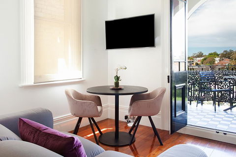 Charming Studio With Balcony In Inner-City Glebe - Accommodation Bookings 0