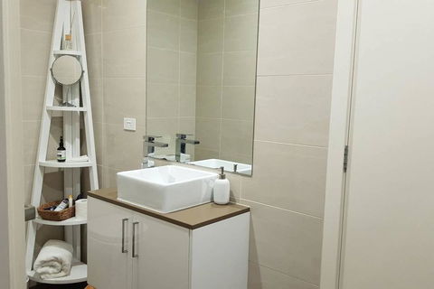 CHELSEA Family Home Close To Beach & Shops - Accommodation Bookings 1
