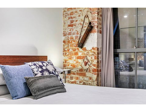 Chic Warehouse Apartment In Hipster, Foodie Hub - Accommodation Bookings 2