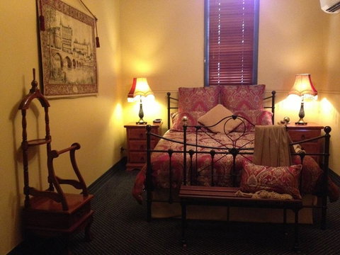 Church House B&B Gundagai - Accommodation Bookings 0