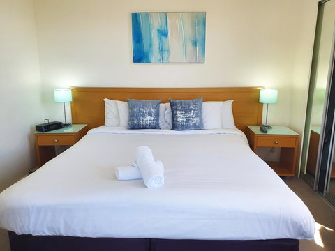 City Sunsets & South Bank , CBD, Views, Pool, Netflix - Accommodation Bookings 2