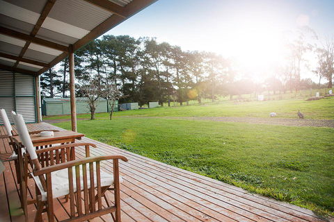 Clarendon Chalets - Accommodation Bookings 2