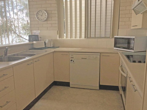Classic View 1' , 49 Victoria Parade - Panoramic Water Views, Aircon, Free WIFI - Accommodation Bookings 1