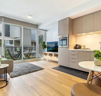Clean Modern Apartment 15 Mins From City on Tram - Accommodation Bookings