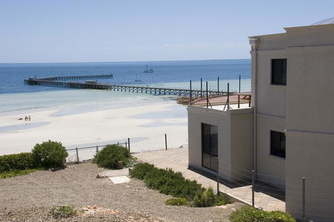 Cliff House Beachfront Villas - Accommodation Bookings 0