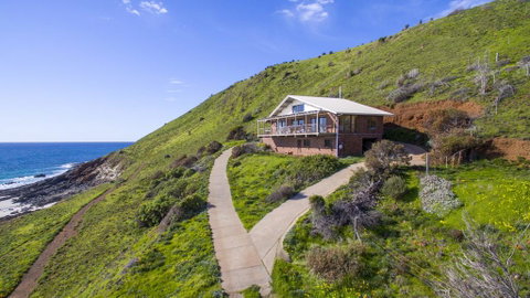 Cliffs End Beach Shack - 105 Gold Coast Drive, Carrickalinga - Accommodation Bookings 2