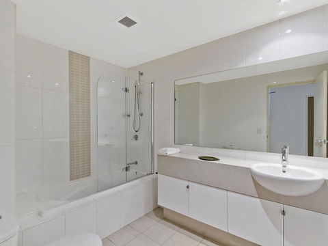 Coast Luxury Apartment 3 - Accommodation Bookings 1
