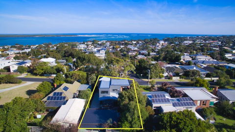 COASTAL BEAUTY ON BRUCE - Accommodation Bookings 2