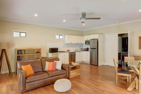Cockatoo Hideaway - Accommodation Bookings 1