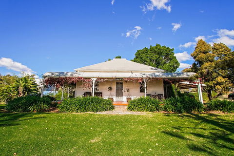 Cockfighters Ghost Vineyard Accommodation - Accommodation Bookings 1