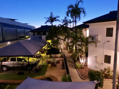 Coffee House Apartment Motel - Accommodation Bookings 2