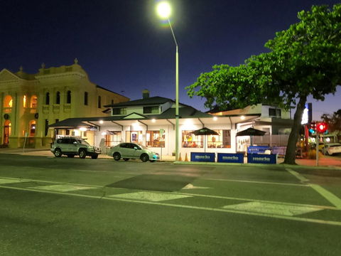 Coffee House Apartment Motel - Accommodation Bookings 1