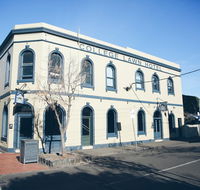 College Lawn Hotel