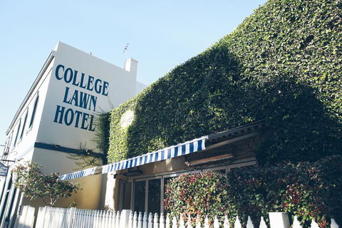 College Lawn Hotel - Accommodation Bookings 1