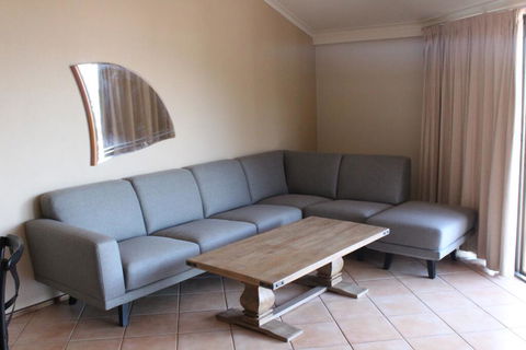 Colonial Court Beachfront Motel & Holiday Stay - Accommodation Bookings 0