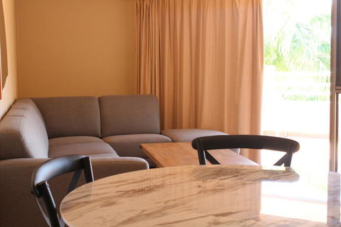Colonial Court Beachfront Motel & Holiday Stay - Accommodation Bookings 2