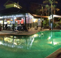 Colonial Village Cabins Camping  Tours - Hervey Bay YHA