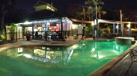 Colonial Village Cabins, Camping & Tours - Hervey Bay YHA - Accommodation Bookings 0